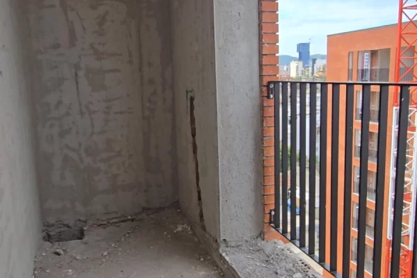 Shtepi ne shitje Apartament ne Tirane, 1+1, Mobilimi Bosh, pa mobiluar, Pagesa 117,000  Euro.