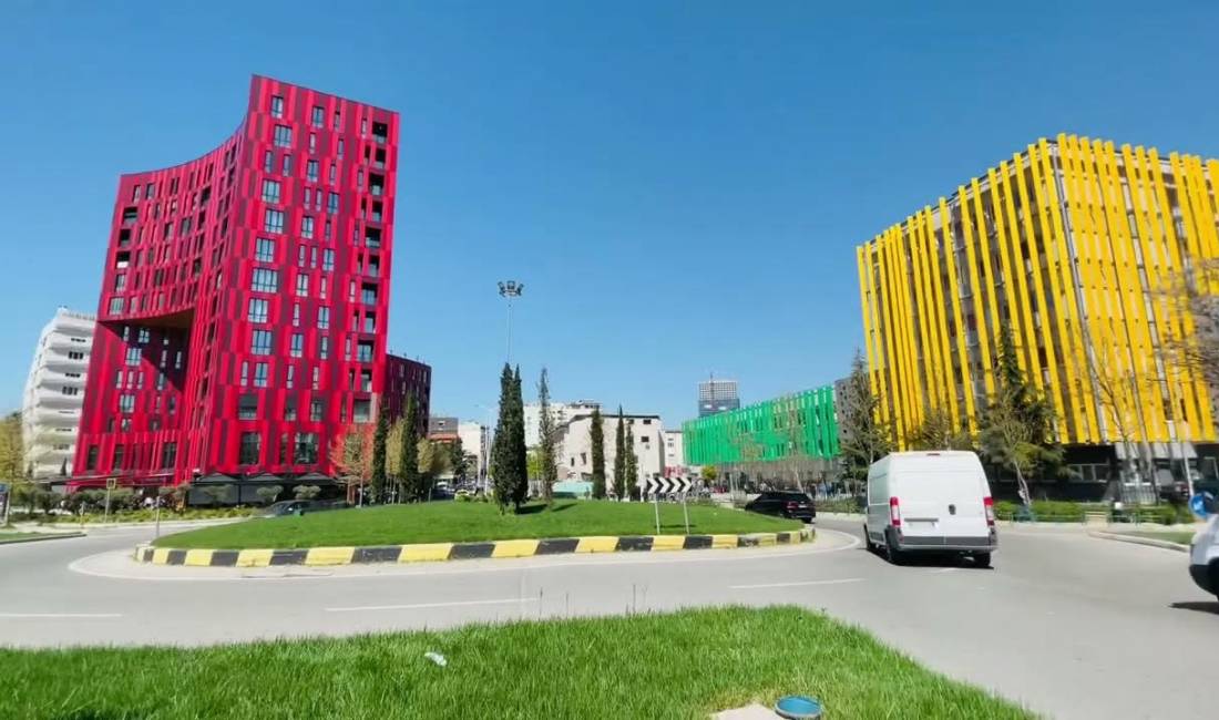Shtepi ne shitje Apartament ne Tirane, 1+1, Mobilimi E mobiluar, Pagesa 155,000  Euro.