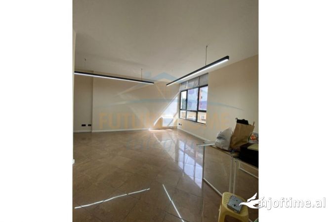 Jepet me Qera Ambient Biznesi 200 m2 Prane RTSH ,4500 Euro