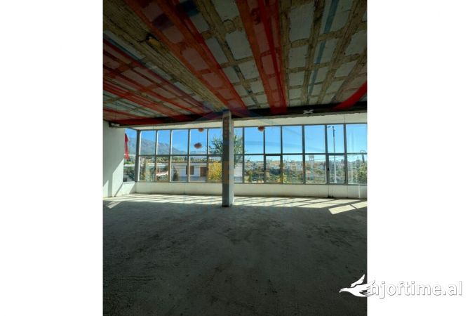 Business Property in Sale 4+1 in Tirana - 270,000 Euro