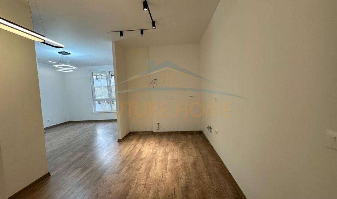 Shtepi ne shitje Apartament ne Tirane, 2+1, Mobilimi Bosh, pa mobiluar, Pagesa 175,000  Euro.