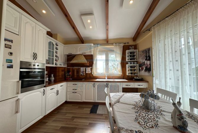 Shitet, Apartament 2+1, Gjiri I Lalëzit, 250000 Euro