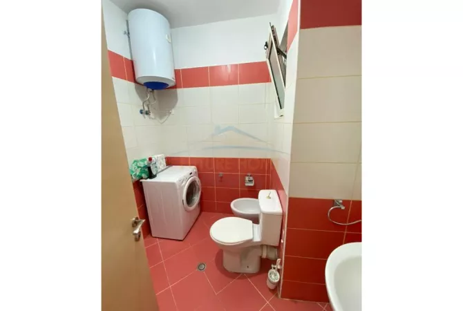 Shtepi ne shitje Apartament ne Tirane, 1+1, Mobilimi E mobiluar, Pagesa 98,000  Euro.