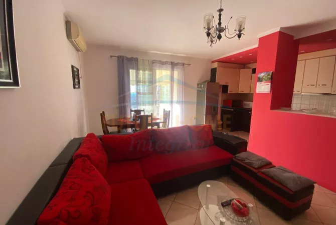 Shtepi me qera Apartament ne Tirane, 2+1, Mobilimi E mobiluar, Pagesa 400  Euro.