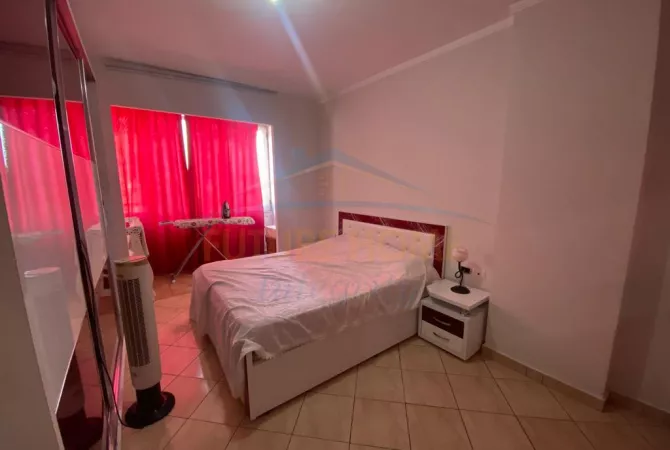 Shtepi me qera Apartament ne Tirane, 2+1, Mobilimi E mobiluar, Pagesa 400  Euro.