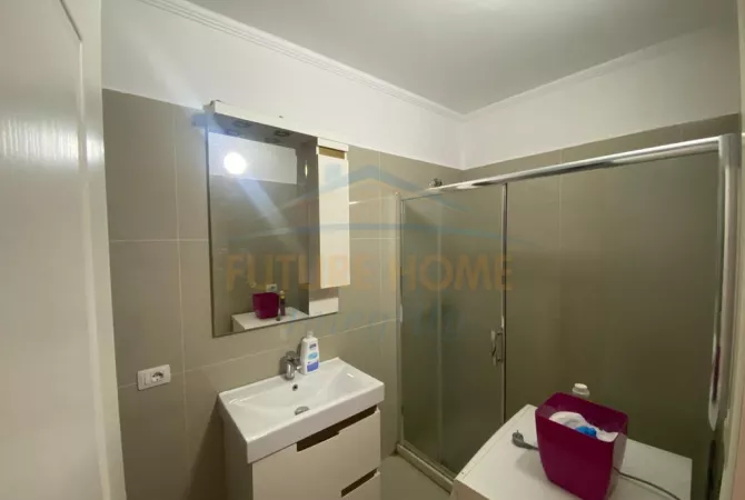 Shtepi me qera Apartament ne Tirane, 2+1, Mobilimi E mobiluar, Pagesa 400  Euro.