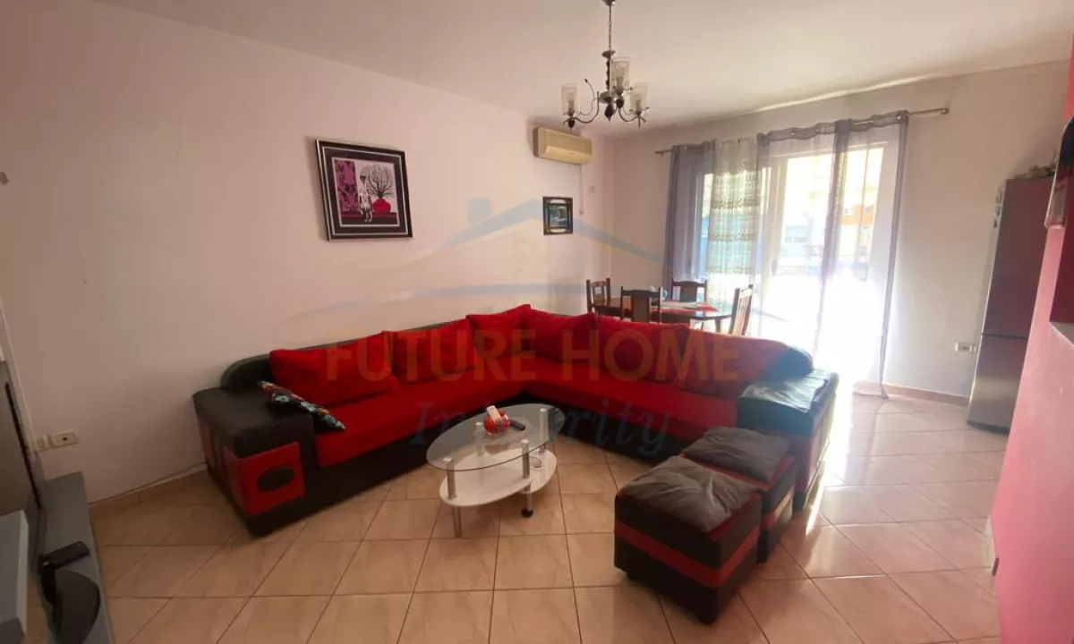 Shtepi me qera Apartament ne Tirane, 2+1, Mobilimi E mobiluar, Pagesa 400  Euro.
