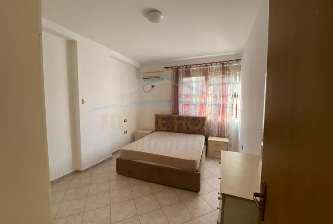 Shtepi me qera Apartament ne Tirane, 2+1, Mobilimi E mobiluar, Pagesa 450  Euro.