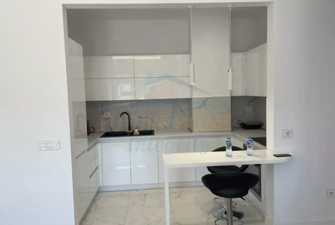 Shtepi me qera Apartament ne Tirane, 1+1, Mobilimi E mobiluar, Pagesa 1,000  Euro.