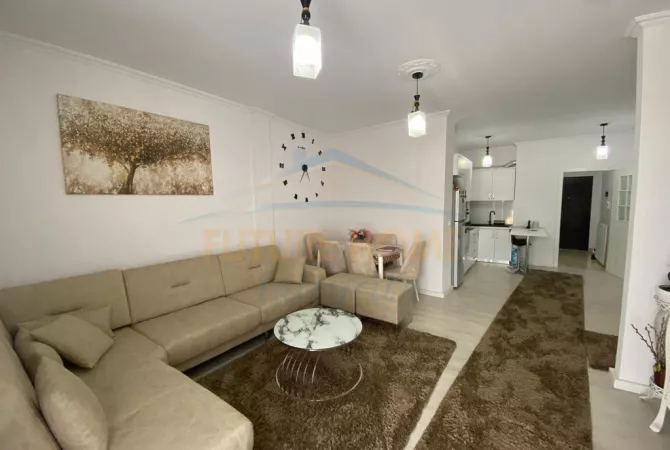 Shtepi ne shitje Apartament ne Tirane, 2+1, Mobilimi E mobiluar, Pagesa 135,000  Euro.