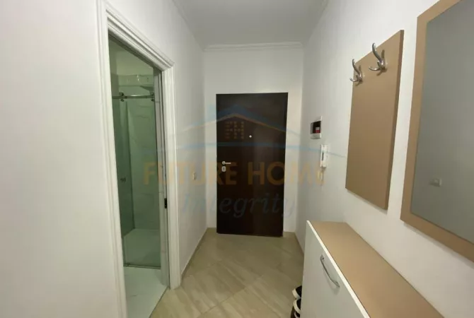 Shtepi ne shitje Apartament ne Tirane, 2+1, Mobilimi E mobiluar, Pagesa 135,000  Euro.