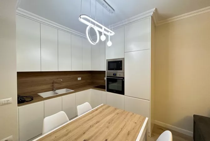 Shtepi me qera Apartament ne Tirane, 2+1, Mobilimi E mobiluar, Pagesa 1,300  Euro.