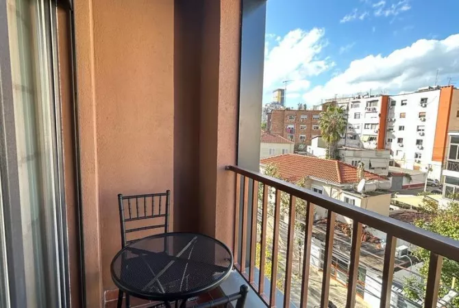 Shtepi me qera Apartament ne Tirane, 2+1, Mobilimi E mobiluar, Pagesa 1,300  Euro.