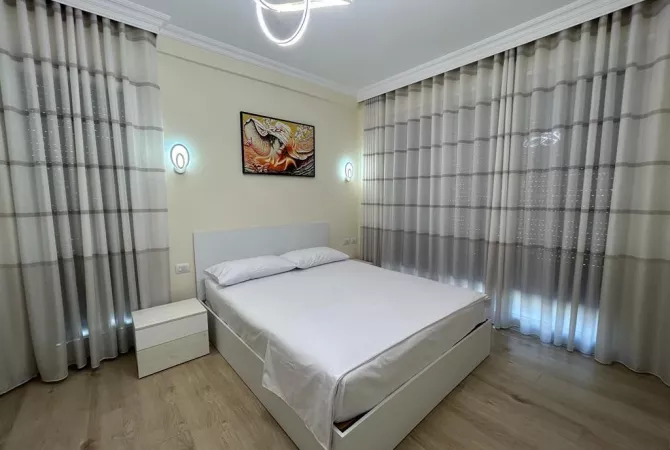 Shtepi me qera Apartament ne Tirane, 2+1, Mobilimi E mobiluar, Pagesa 1,300  Euro.