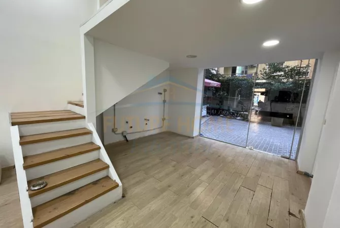 Business Property for Rent 1+1 in Tirana - 1,300 Euro