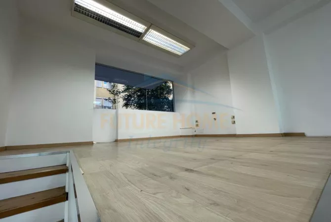 Business Property for Rent 1+1 in Tirana - 1,300 Euro
