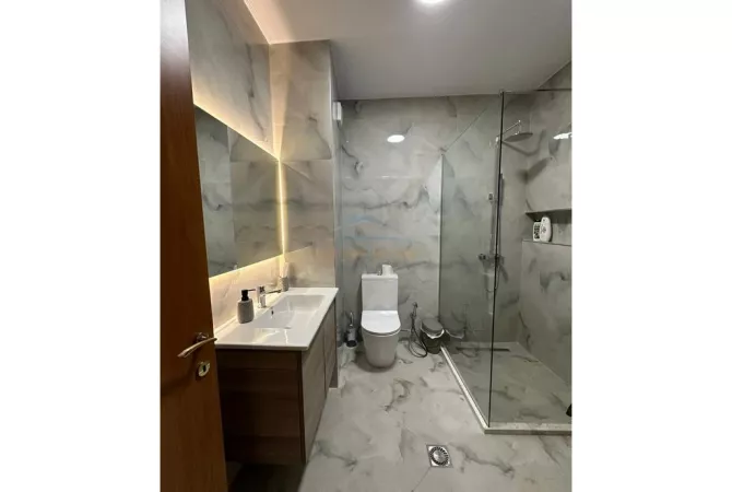 Shtepi ne shitje Apartament ne Tirane, 2+1, Mobilimi E mobiluar, Pagesa 330,000  Euro.