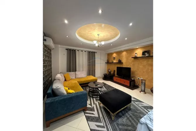 Shtepi ne shitje Apartament ne Tirane, 2+1, Mobilimi E mobiluar, Pagesa 330,000  Euro.