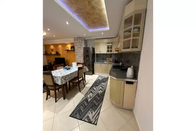 Shtepi ne shitje 2+1 ne Tirane - 330,000 Euro