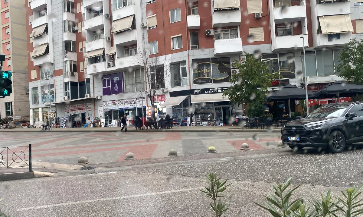 Shitet, Ambient Biznesi, Ish Tregu Elektrik, 450000