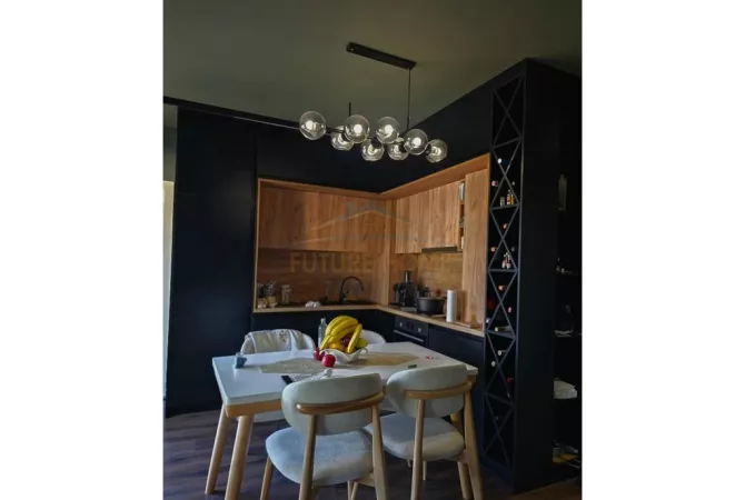 Shtepi ne shitje Apartament ne Tirane, 2+1, Mobilimi E mobiluar, Pagesa 450,000  Euro.