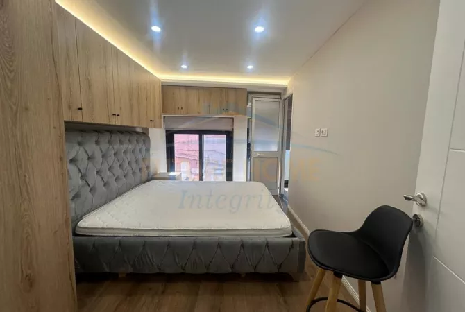 Shtepi me qera Apartament ne Tirane, 1+1, Mobilimi E mobiluar, Pagesa 60,000  Leke.