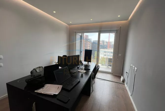 Shtepi ne shitje Apartament ne Tirane, 3+1, Mobilimi Bosh, pa mobiluar, Pagesa 300,000  Euro.
