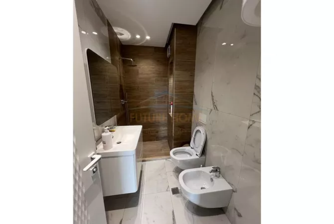 Shtepi ne shitje Apartament ne Tirane, 3+1, Mobilimi Bosh, pa mobiluar, Pagesa 300,000  Euro.