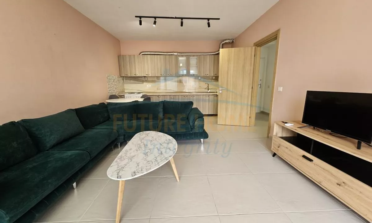 Shtepi me qera Apartament ne Tirane, 2+1, Mobilimi E mobiluar, Pagesa 700  Euro.