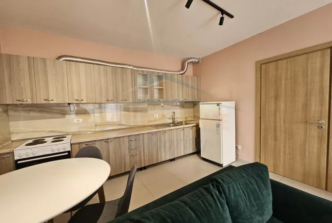 Shtepi me qera Apartament ne Tirane, 2+1, Mobilimi E mobiluar, Pagesa 700  Euro.
