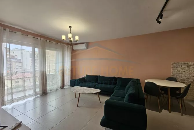 Shtepi me qera Apartament ne Tirane, 2+1, Mobilimi E mobiluar, Pagesa 700  Euro.