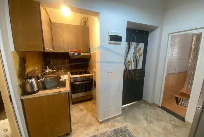 Shtepi me qera Apartament ne Tirane, 1+1, Mobilimi E mobiluar, Pagesa 550  Euro.