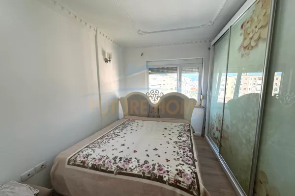 Shtepi ne shitje Apartament ne Tirane, 3+1, Mobilimi E mobiluar, Pagesa 195,000  Euro.