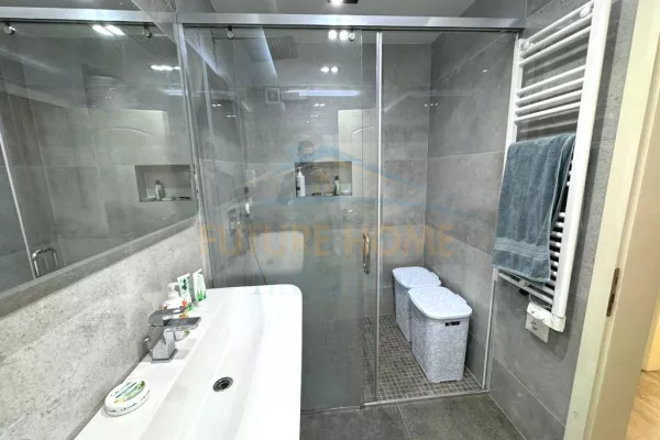 Shtepi ne shitje Apartament ne Tirane, 3+1, Mobilimi E mobiluar, Pagesa 195,000  Euro.