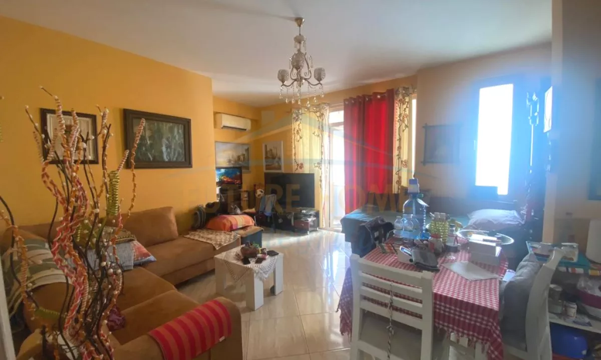 Shtepi ne shitje Apartament ne Tirane, 1+1, Mobilimi E mobiluar, Pagesa 155,000  Euro.