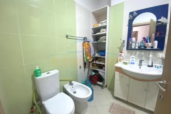 Shtepi ne shitje Apartament ne Tirane, 1+1, Mobilimi E mobiluar, Pagesa 155,000  Euro.