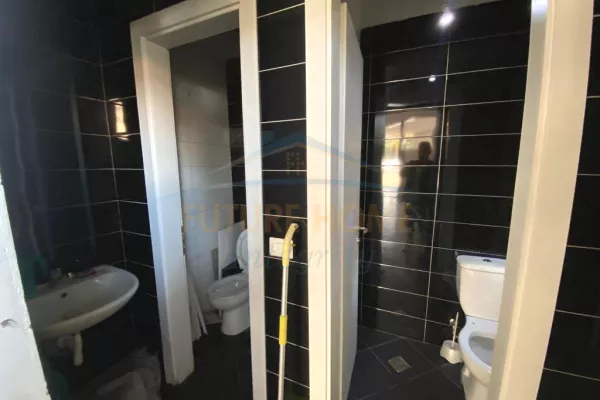Shitet, Ambient Biznesi, Rruga e Dibres,275000Euro