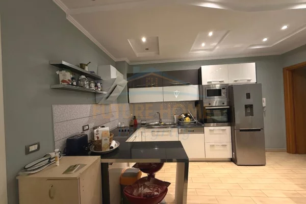 Shtepi ne shitje Apartament ne Tirane, 2+1, Mobilimi E mobiluar, Pagesa 229,000  Euro.