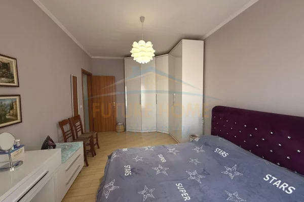 Shtepi ne shitje Apartament ne Tirane, 2+1, Mobilimi E mobiluar, Pagesa 229,000  Euro.