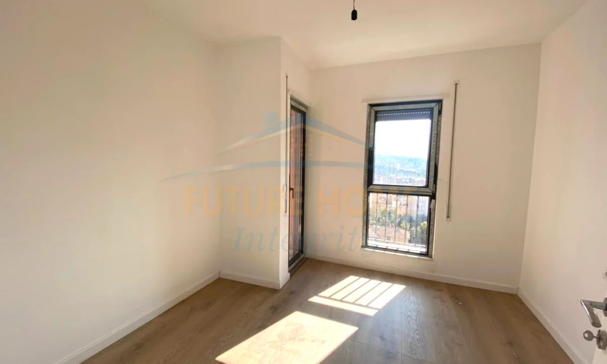 Shtepi ne shitje Apartament ne Tirane, 2+1, Mobilimi Bosh, pa mobiluar, Pagesa 234,800  Euro.