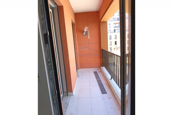 Shtepi ne shitje Apartament ne Tirane, 2+1, Mobilimi Bosh, pa mobiluar, Pagesa 234,800  Euro.