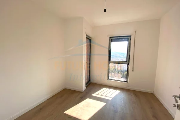 Shitet, Apartament 2+1+2, Rruga Qemal Stafa, 234800
