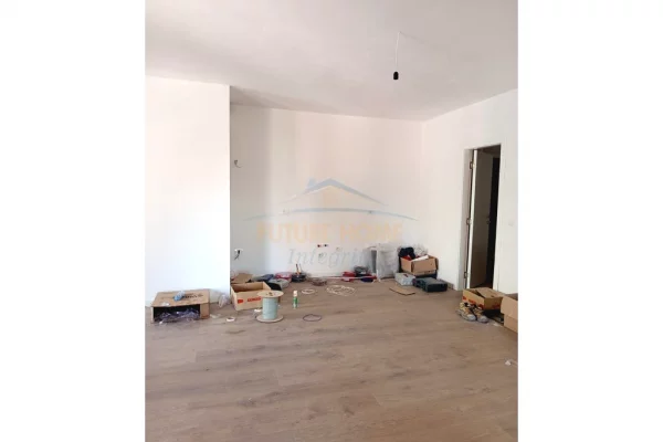 Shtepi ne shitje Apartament ne Tirane, 2+1, Mobilimi Bosh, pa mobiluar, Pagesa 234,800  Euro.