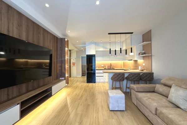 Shtepi ne shitje Apartament ne Tirane, 2+1, Mobilimi E mobiluar, Pagesa 135,000  Euro.