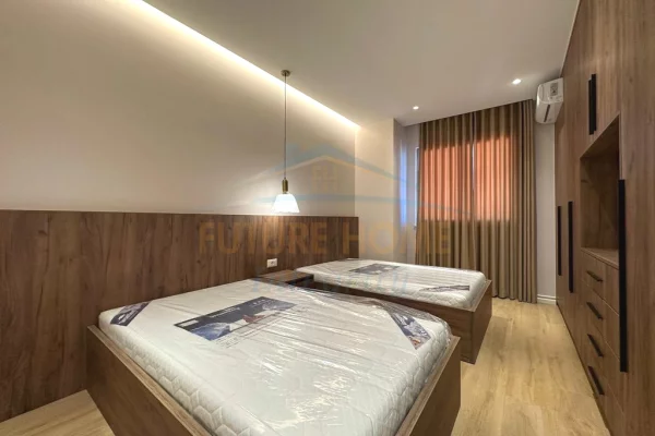 Shtepi ne shitje Apartament ne Tirane, 2+1, Mobilimi E mobiluar, Pagesa 135,000  Euro.