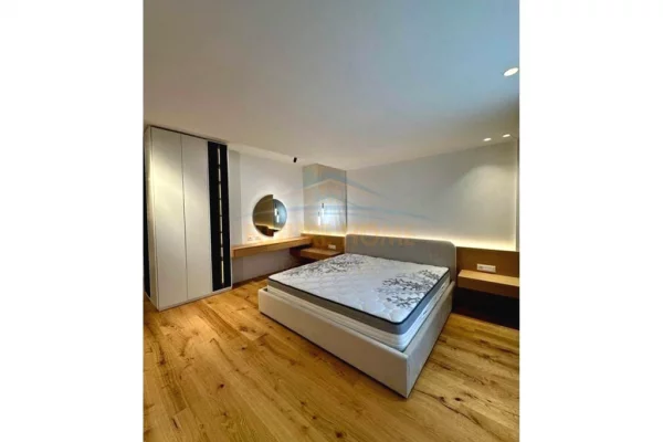 Penthouse (panoramic top floor) for sale in Tirana 3+1, Furnished