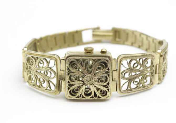 Veshje dhe Aksesor per te Rritur ne Tirane - 4,000 Leke