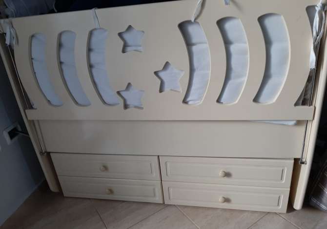 Veshje dhe Aksesor per Femije ne Korce - 9,000 Leke