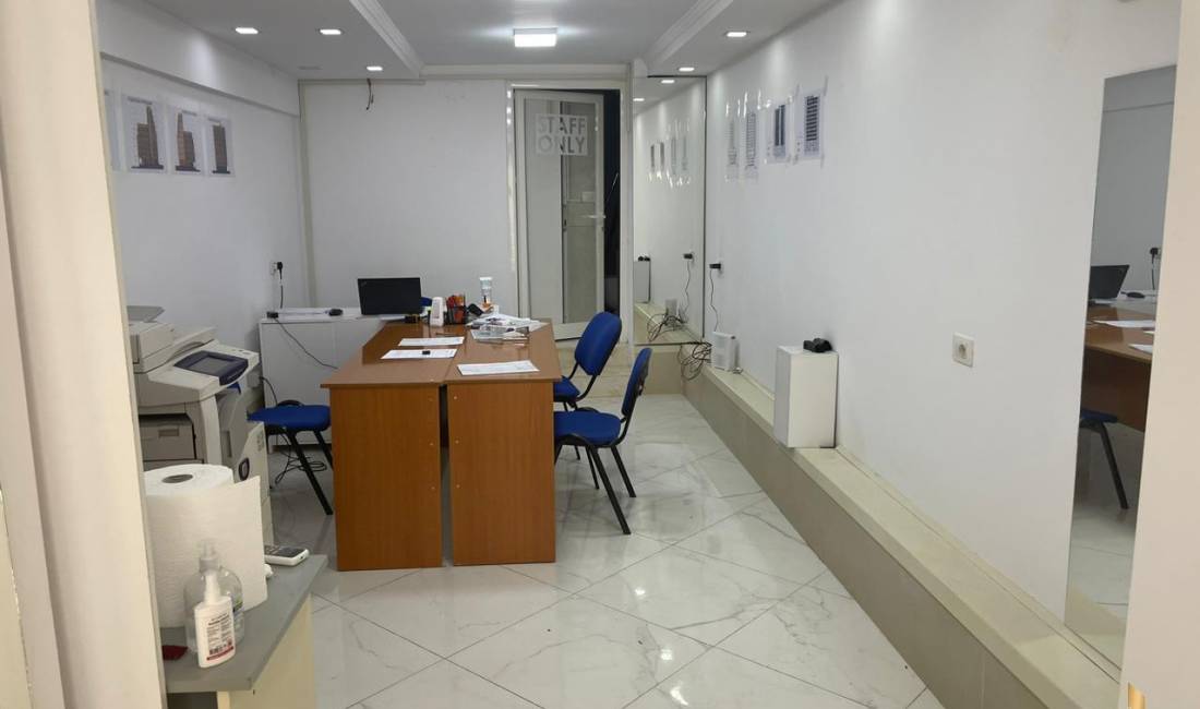 AMBIENT BIZNESI NE SHITJE, BLLOKU.