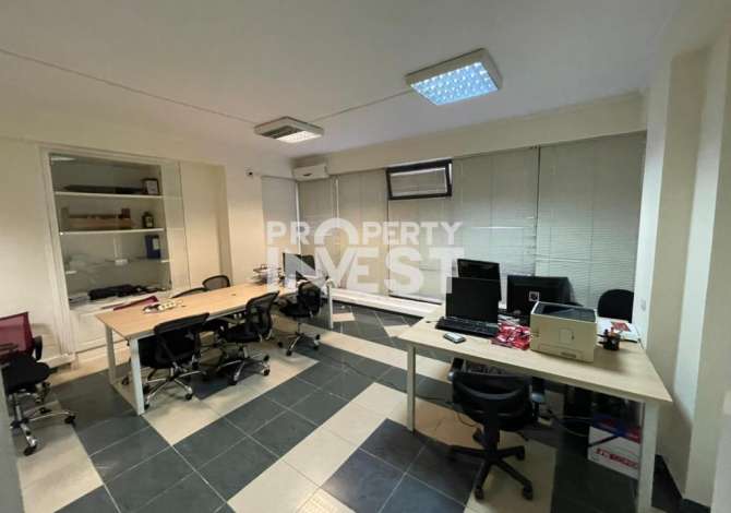 AMBIENT PER ZYRA ME QERA, BLLOKU.